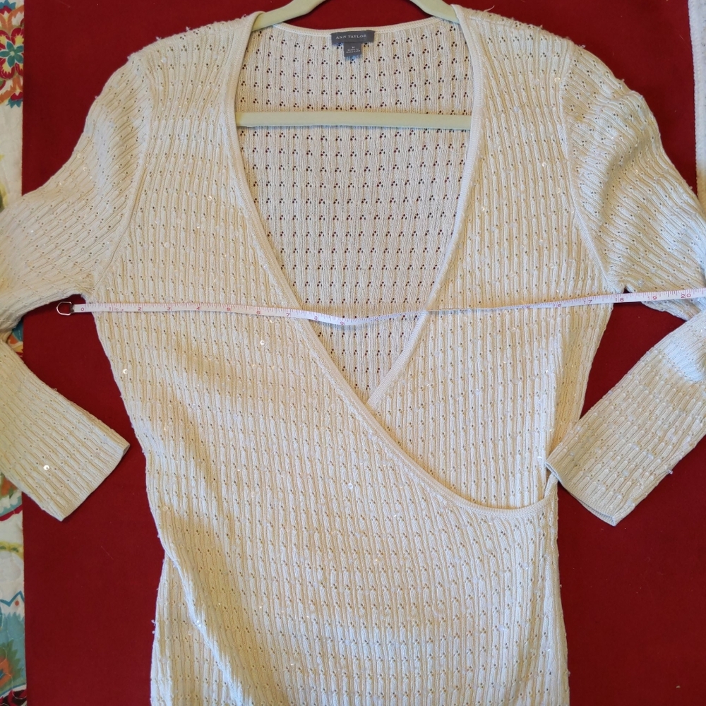 ANN TAYLOR SILK V NECK SWEATER Sequin Top